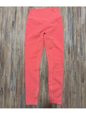 Acta leggings fit best a small